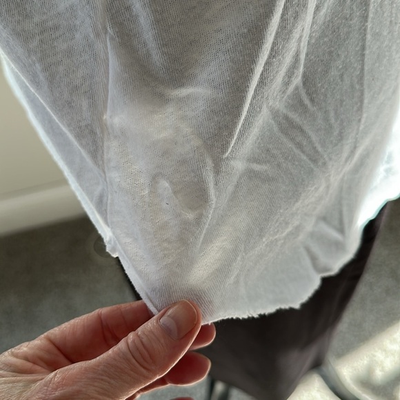 Frank and Eileen Tee Lab SS White Wide Vneck, 100% Cotton, Like New, Made in USA - Picture 4 of 9